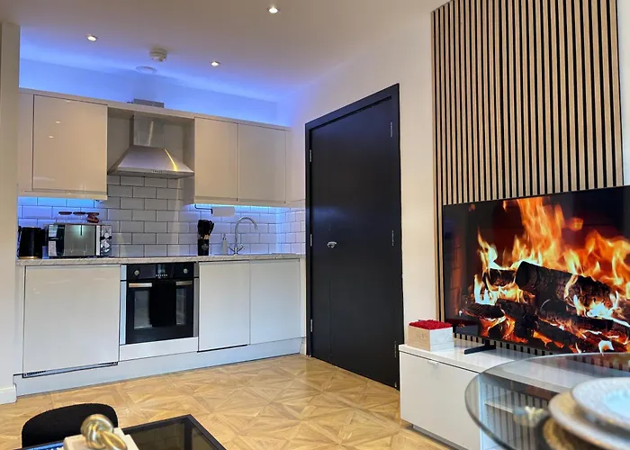 Lux Stays - Luxury Apartment In Leeds City Centre Near Canal